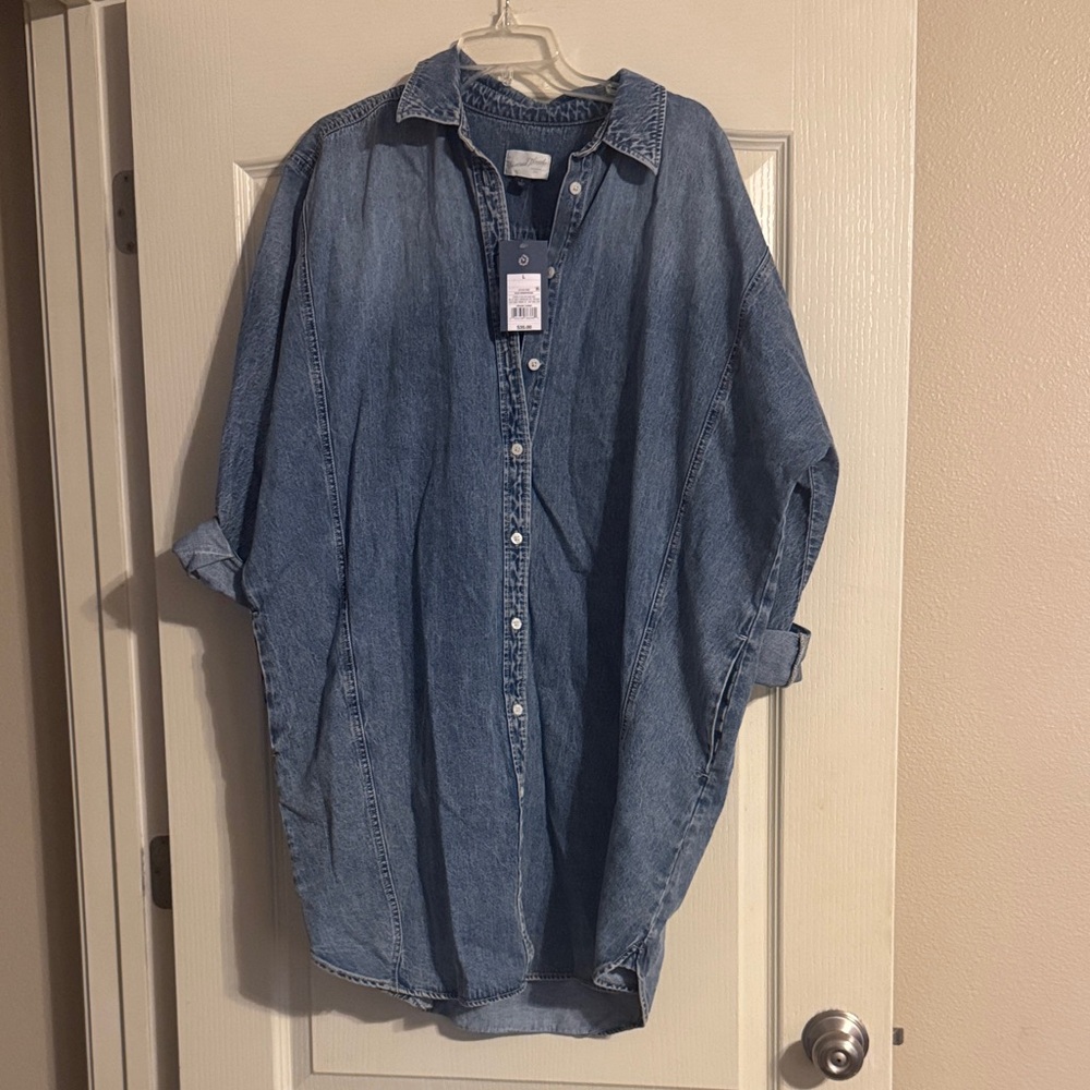 Universal Thread Women's Blue Button Down Shirt D… - image 1